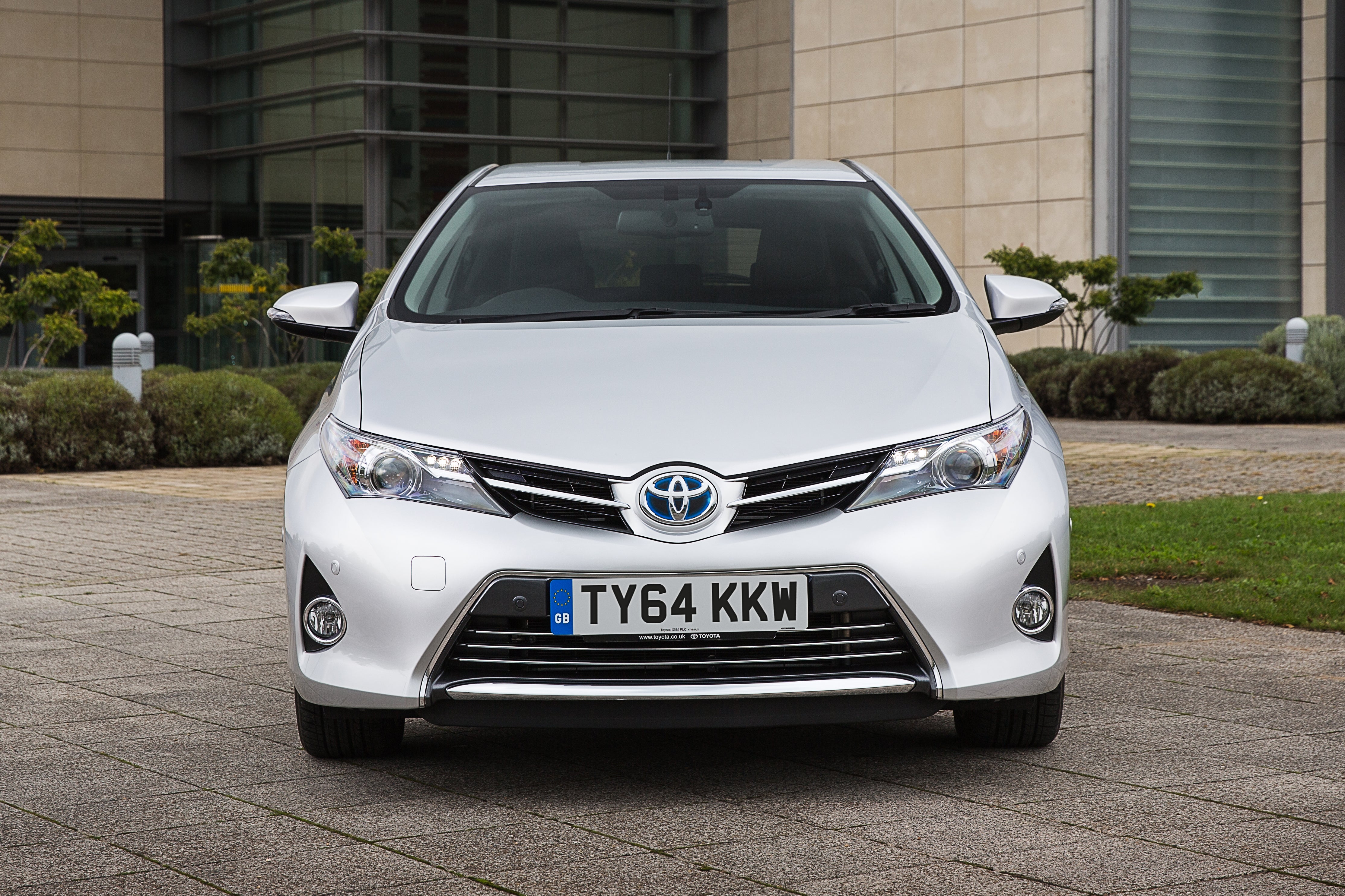 Toyota Auris Review | Heycar